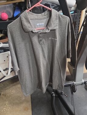Columbia Men's Short Sleeve Polo Shirt in Gray